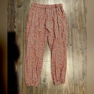 PINK by Victoria’s Secret lounge pants. Size Medium. Cheetah print! Light weight